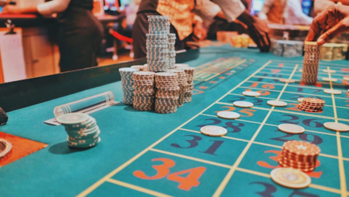From Casinos to Phones: The Evolution of Gambling in the Mobile Era